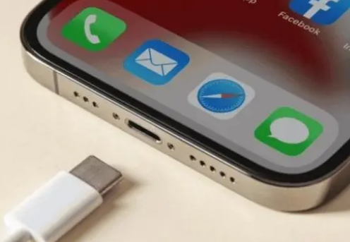 寻乌苹果15维修分享iPhone15改USB-C接口后能和安卓用户互借充电器吗 